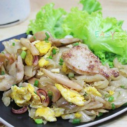 ก๋วยเตี๋ยว คั่วไก่