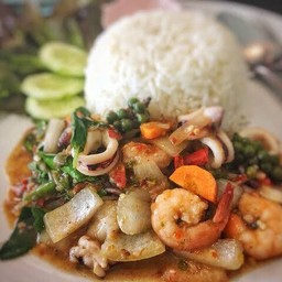 ผัดฉ่าราดข้าว
