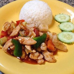 ผัดเปรี้ยวหวานราดข้าว