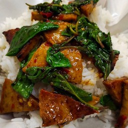 กะเพราหมูยอ