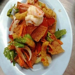 ยำสามกรอบ