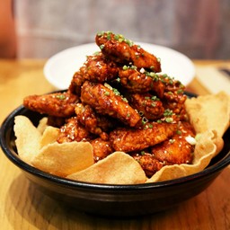 เมนูที่จัดจ้านในสามย่าน ด้วยซอสสูตรพิเศษ OMG spicy ทำให้มีอรรถรสในการกินมากขึ้น