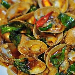 หอยลายผัดน้ำพริกเผา