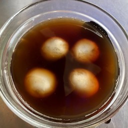 บัวลอยงาดำน้ำขิง