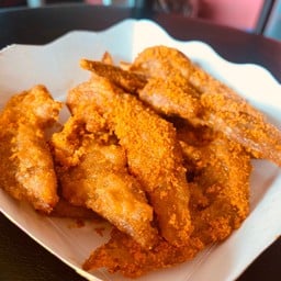 ปลายปีกไก่ทอด เขย่า