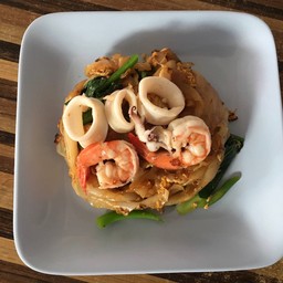 ราดหน้ายอดผักจอหอ