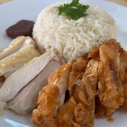 โกไข่ ข้าวมันไก่ ข้าวหมูแดงหมูกรอบ