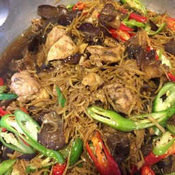 ไก่ผัดขิง