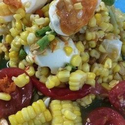 ตำข้าวโพดไข่เค็ม