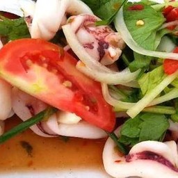 ยำปลาหมึก