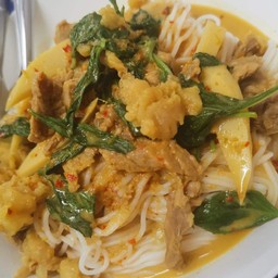 ข้าวไข่เจียว+แกงเขียวหวานเนื้อ