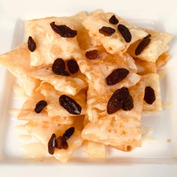 โรตีกรอบหน้าลูกเกด