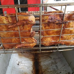 ย่างร้อนๆเตรียมเข้าท้องทุกคนครับ