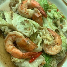 กระหล่ำปลีน้ำปลาผัดกุ้งเป็นกับข้าว