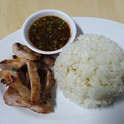 ข้าวคอหมูย่าง + น้ำเก๊กฮวย