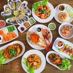ผมคัดเลือกวัตถุดิบด้วยตัวผมเองทั้งหมด จ่ายตลาดเอง 
🦐กุ้งแม่น้ำคัดย้อนไปถึงแหล่ง