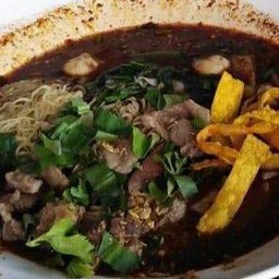ก๋วยเตี๋ยวหมูตุ๋น