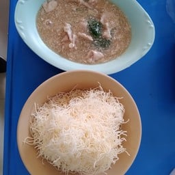 หมีกรอบขาวราดหน้า
