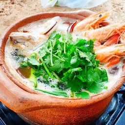เลาะมอแจ่วฮ้อน