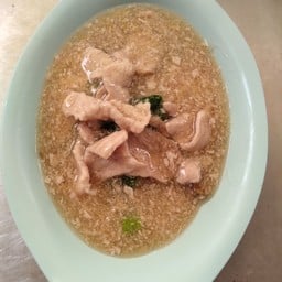 ราดหน้าเส้นใหญ่หมูหมัก