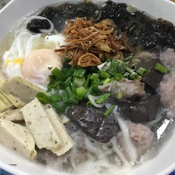 ข้าวเปียกทรงเครื่อง ไข่ สาหร่าย