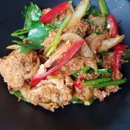 ปูนิ่มผัดผงกะหรี่ (กับข้าว)