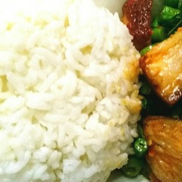 กระเพราหมูกรอบ