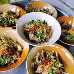 ก๋วยเตี๋ยวขาไก่
