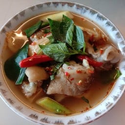 ต้มแซ่บขาหมู