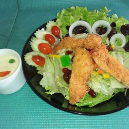 สลัดไก่กรอบ