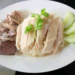 ข้าวมันไก่ต้ม+เครื่องใน