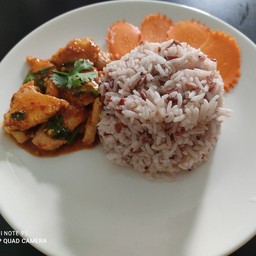 ลาบไก่ ราดข้าว