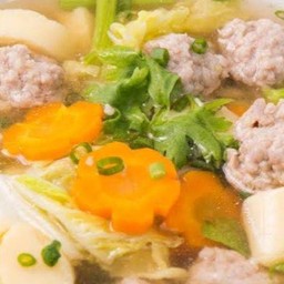 แกงจืดวุ้นเส้นเต้าหู้หมูสับผักกาดขาว