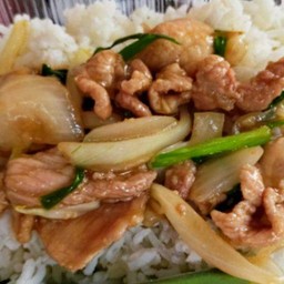 ไก่ผัดน้ำมันหอยราดข้าว