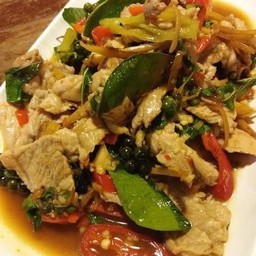 ผัดฉ่าหมูราดข้าว