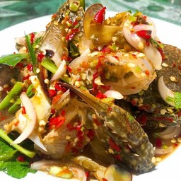 ยำปูม้าสด