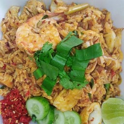 ข้าวผัดต้มยำรวมมิตร