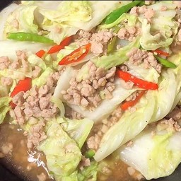 ผัดผักกาดขาวหมูสับราดข้าว