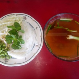 ขนมจีนน้ำยาลาว