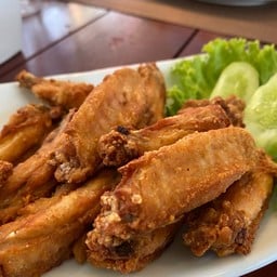 ปีกไก่ทอดน้ำปลา