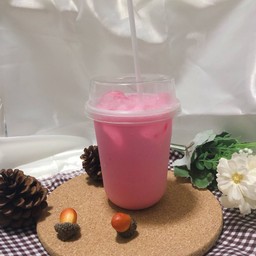 นมชมพูเย็น