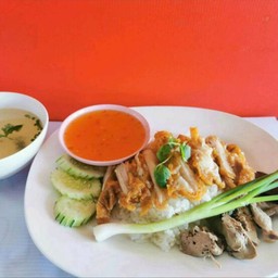 ข้าวมันไก่ทอด+เครื่องใน