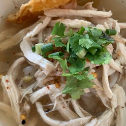 ก๋วยเตี๋ยวไก่ฉีกพริกเผา