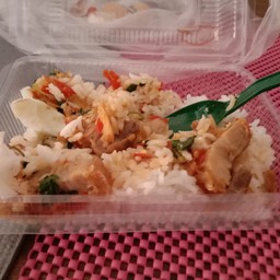 รสชาติดี หมูกรอบชิ้นใหญ่ให้เยอะดี