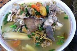 ต้มไก่บ้านใส่ใบมะขาม