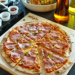แมเนอร์พิซซ่า (Manor pizza)