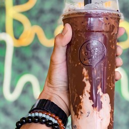 ดาร์กช๊อกโกแลตนมสดเย็นแก้วยีราฟ(28ออนส์)