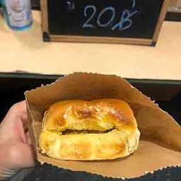 ขนมปังไส้เนยน้ำตาล