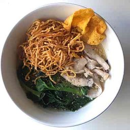 ราดหน้าหมู (พิเศษ)