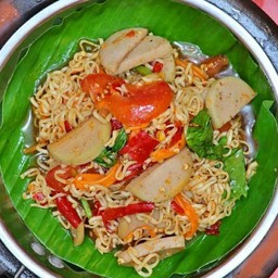 ตำมาม่าหมูยอ